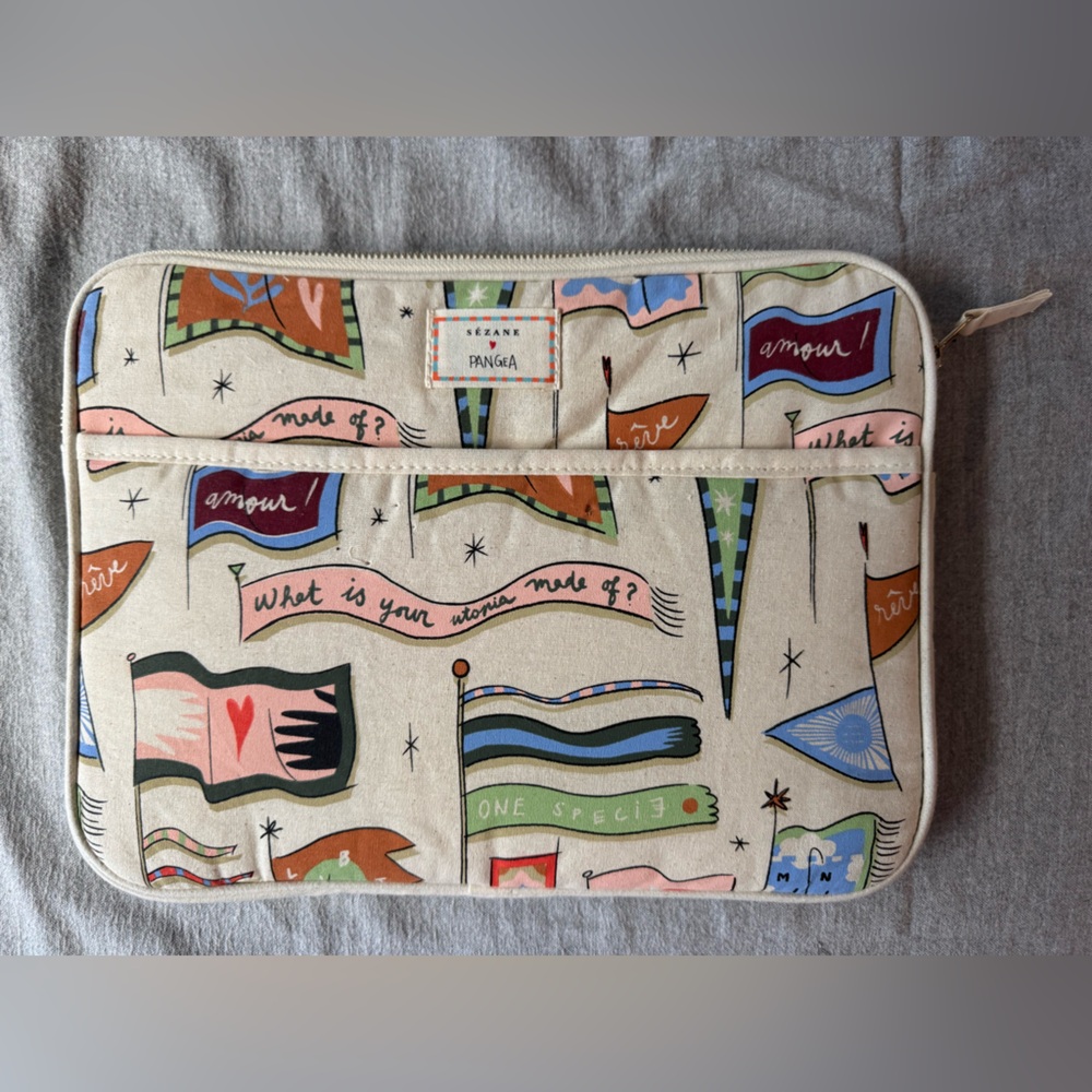 Sezane Graphic Laptop Sleeve